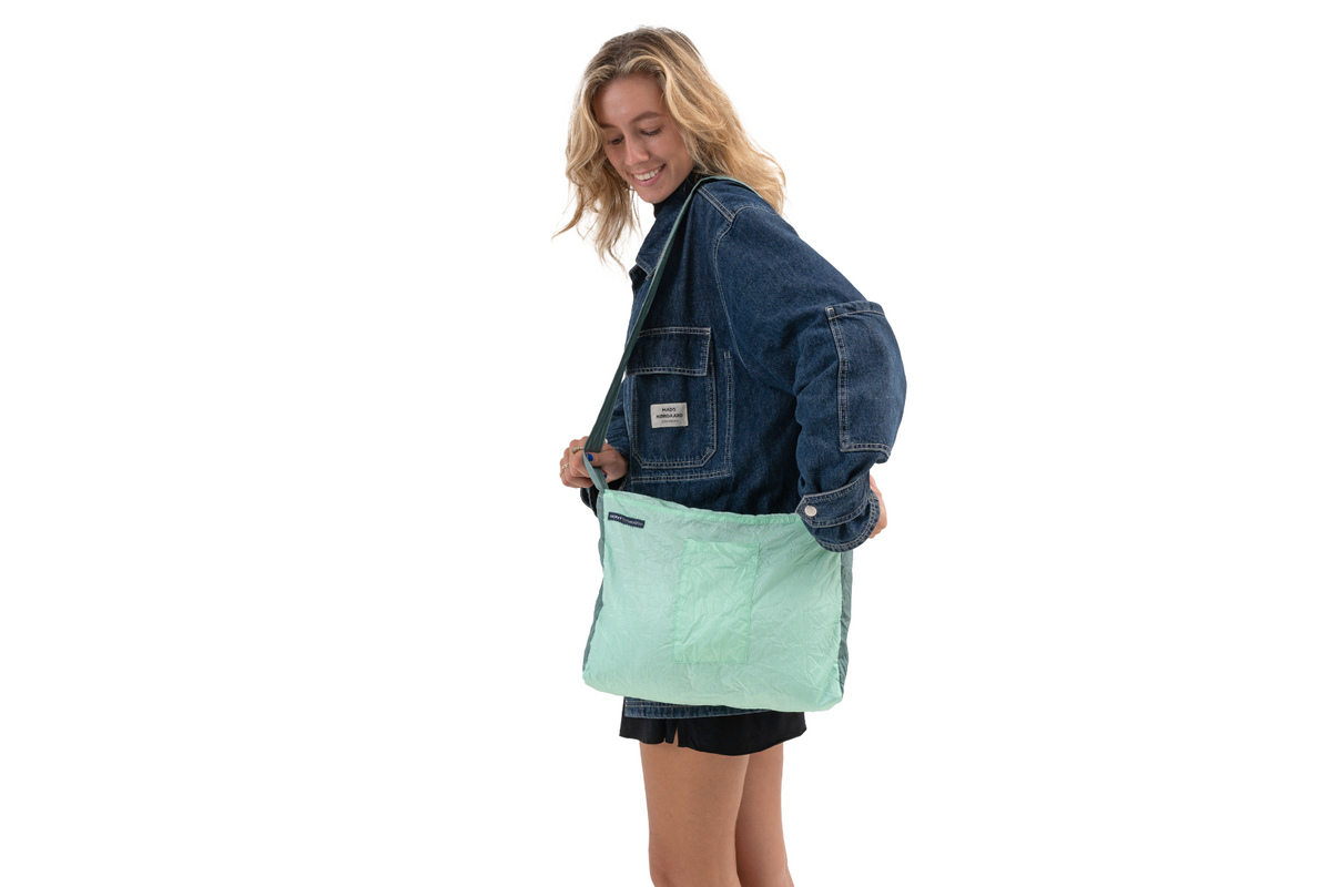 ZIPPER BAG Medium - Kompakte Umhängetasche mit Zipper