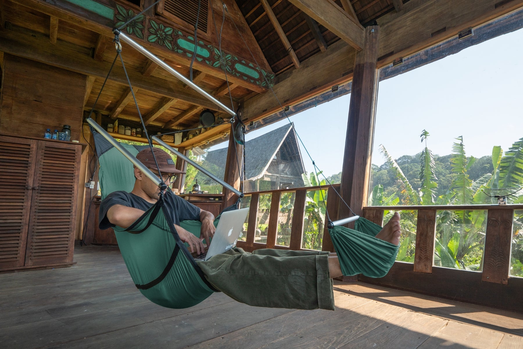 MOON CHAIR - Bequemer Hängesessel für drinnen & draußen