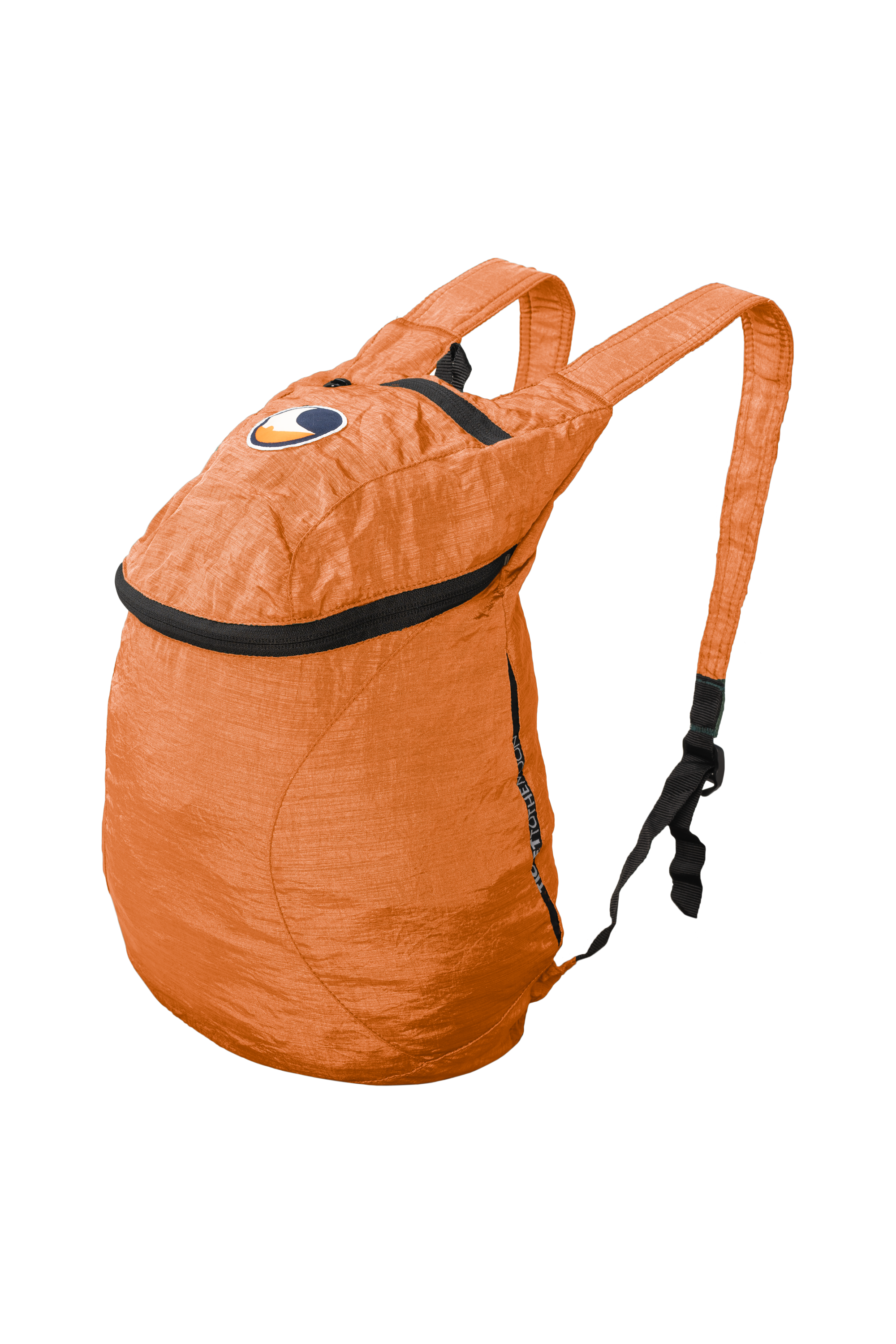 Freigestellter Mini Backpack von Ticket to the Moon in oranger Ausführung mit schwarzem Reißverschluss und Logo auf der Front – leichter Tagesrucksack für unterwegs.