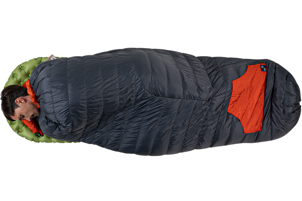 Moonblanket als Winterdecke und Schlafsack – vielseitig einsetzbar von Ticket to the Moon, mit roter Tasche und Kapuze