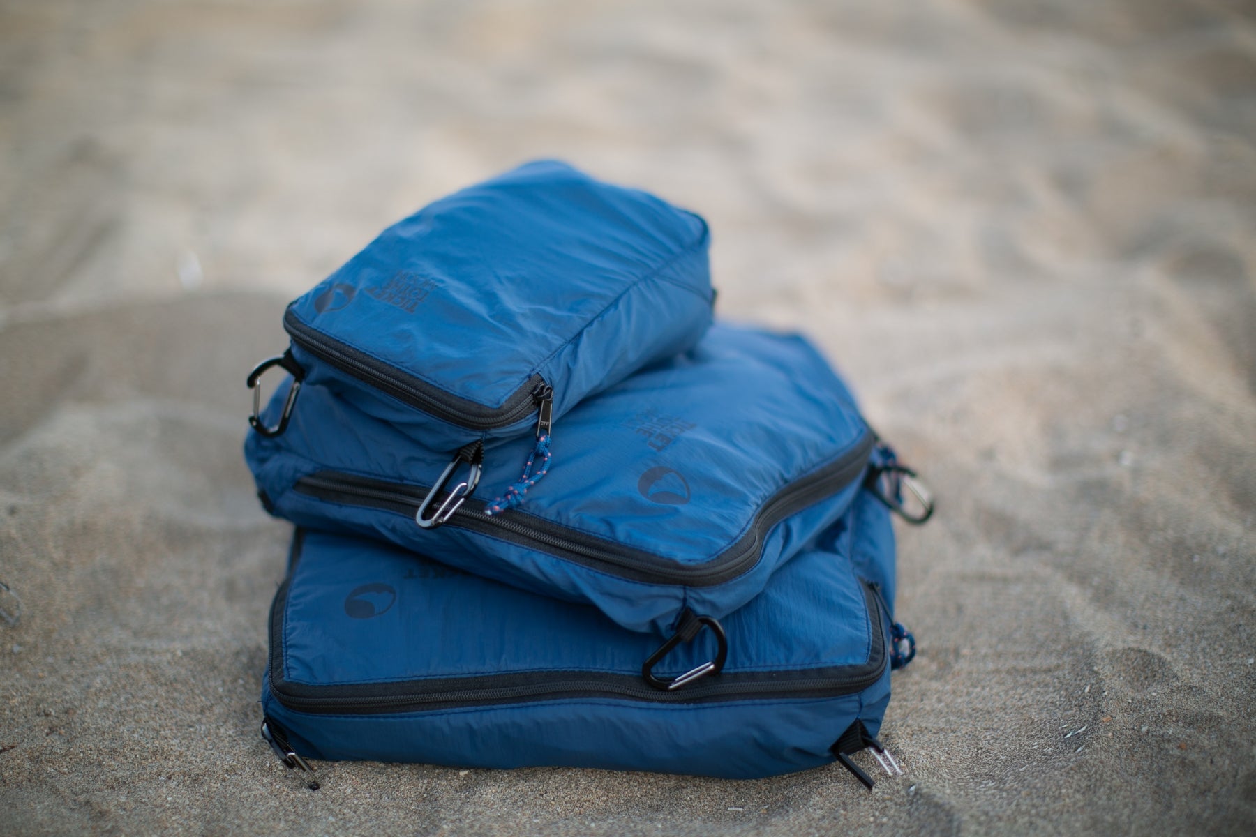 TRAVEL CUBE Set - Practical packing cube set for travel