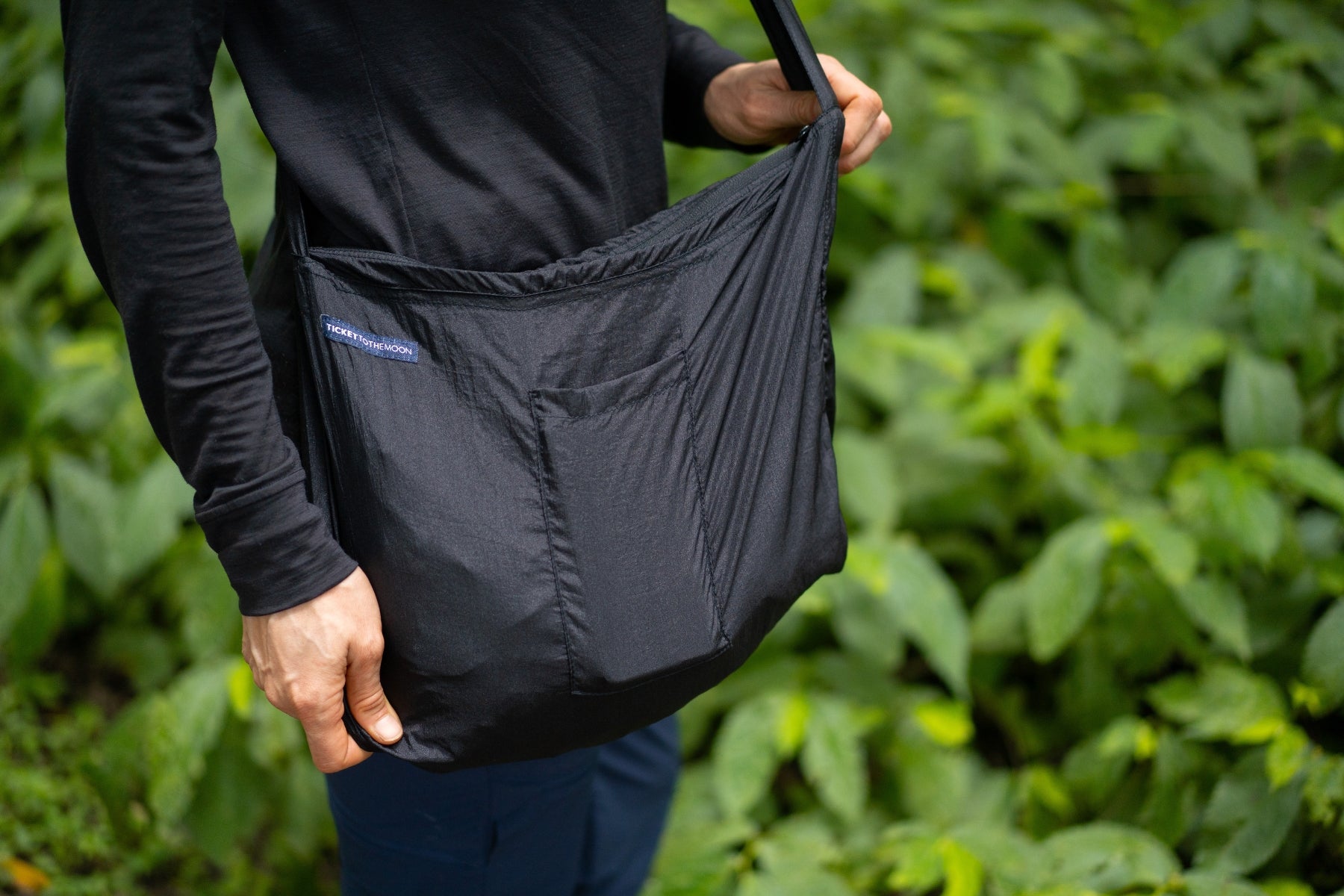 ZIPPER BAG Medium -  Kompakte Umhängetasche mit Zipper