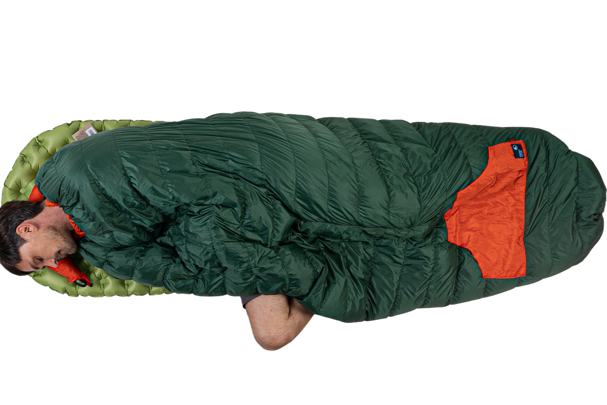 Moonblanket als Winterdecke und Schlafsack – vielseitig einsetzbar von Ticket to the Moon, mit roter Tasche und Kapuze