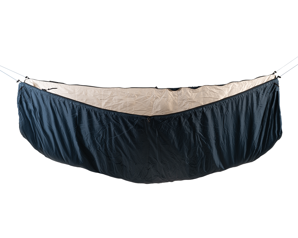 TTTM Underquilt in Dunkelblau-Beige – Isolationsschicht für Hängematten, schützt zuverlässig vor Kälte von unten